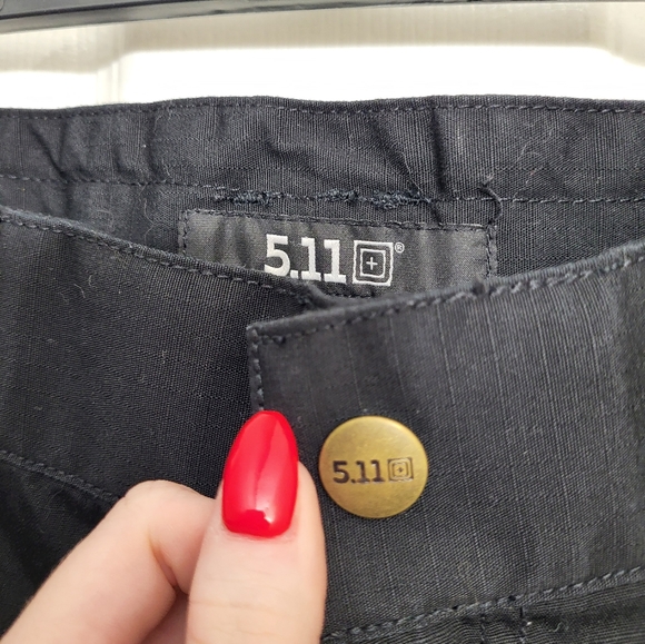 Men's 5.11 tactical pants. Black. 36/30 - Picture 2 of 5